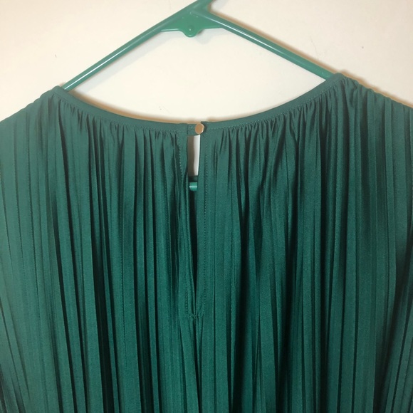 H&M Pleated Emerald Green Dress - Picture 5 of 11